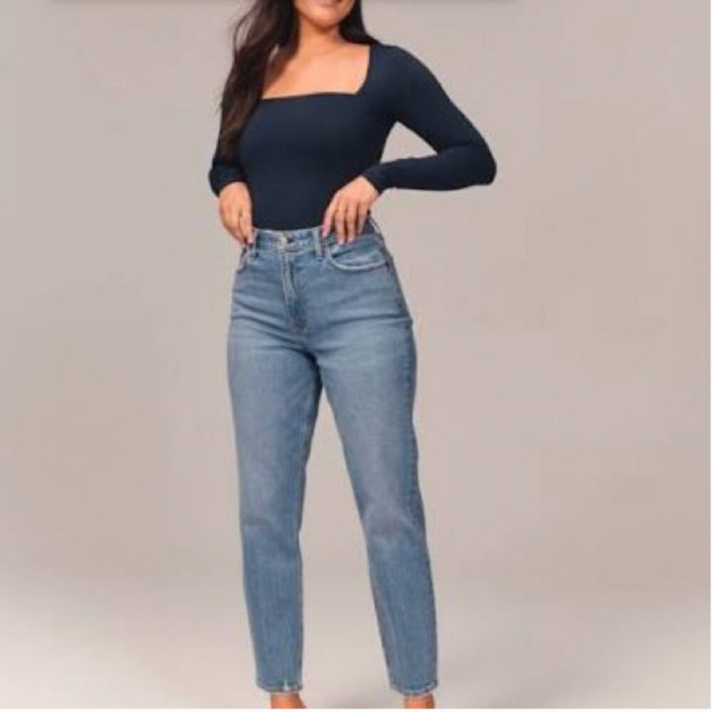 Abercrombie High Rise Mom Jean Size 32